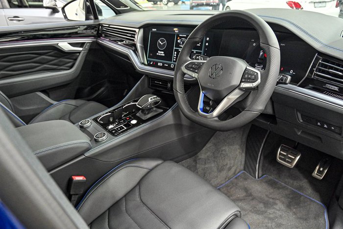 2025 Volkswagen Touareg R