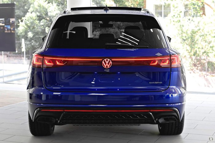 2025 Volkswagen Touareg R