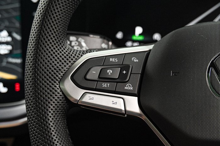 2025 Volkswagen Touareg R