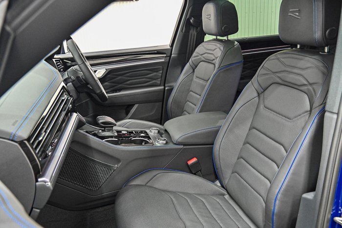 2025 Volkswagen Touareg R