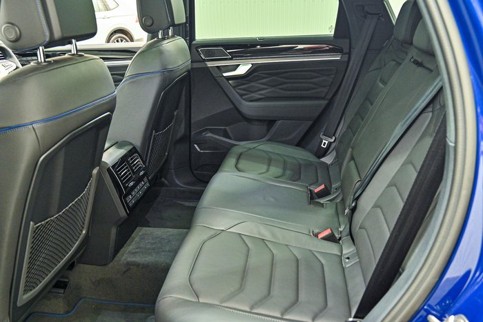 2025 Volkswagen Touareg R