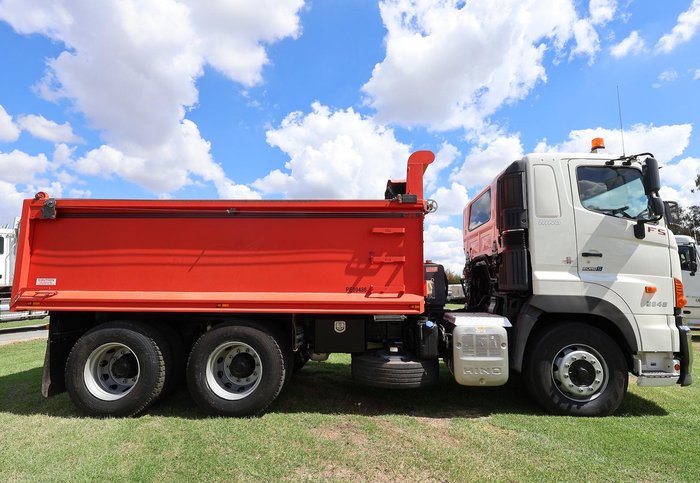 2015 Hino 700 Series