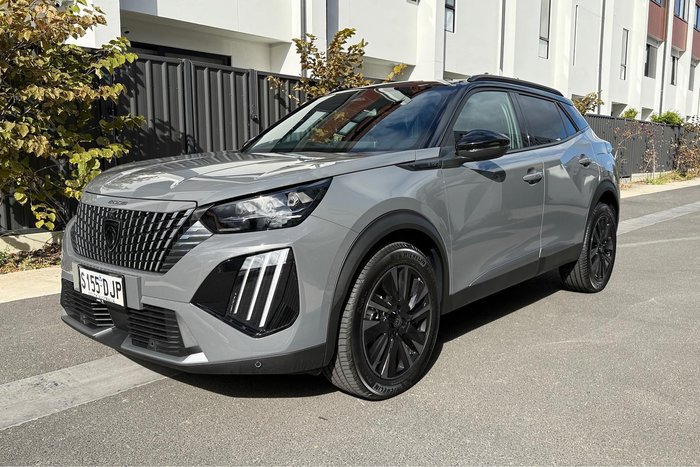 2025 Peugeot 2008 GT Hybrid