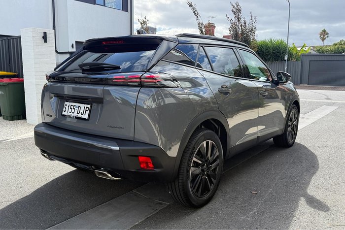 2025 Peugeot 2008 GT Hybrid