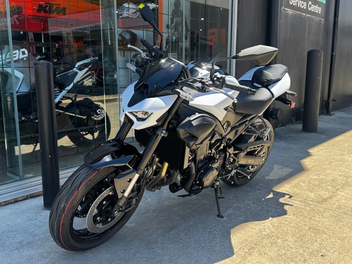 2026 Kawasaki 2026 Kawasaki 900CC Z900 SUPERNAKED (ZR900STFNN) SPORTS WHITE