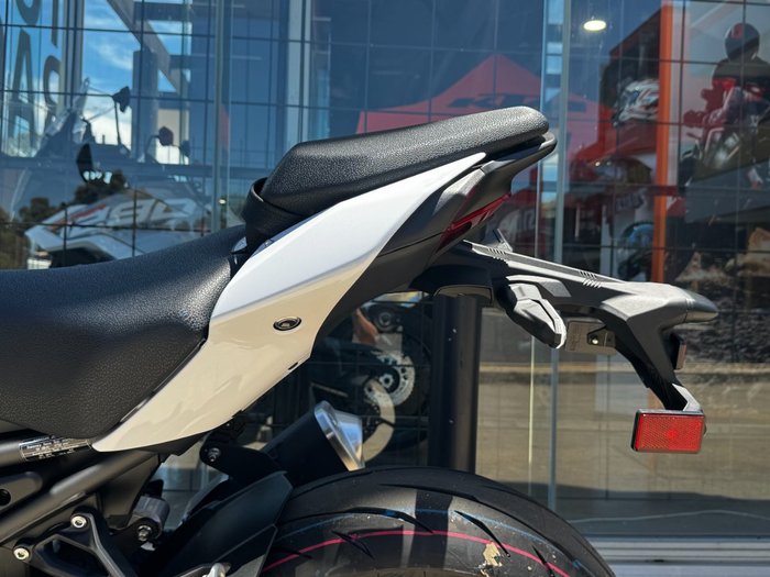 2026 Kawasaki 2026 Kawasaki 900CC Z900 SUPERNAKED (ZR900STFNN) SPORTS WHITE