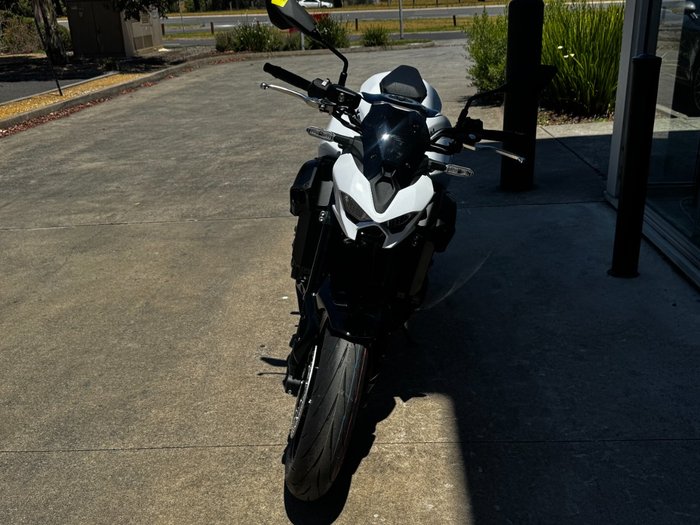 2026 Kawasaki 2026 Kawasaki 900CC Z900 SUPERNAKED (ZR900STFNN) SPORTS WHITE
