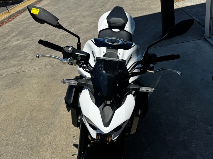 2026 Kawasaki 2026 Kawasaki 900CC Z900 SUPERNAKED (ZR900STFNN) SPORTS WHITE