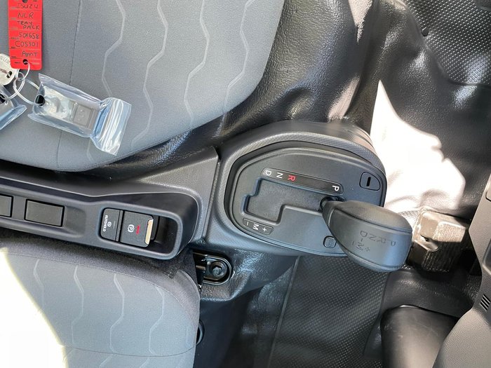 2025 Isuzu Nlr 45-150