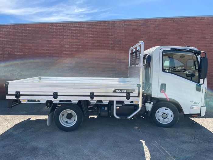 2025 Isuzu Nlr 45-150