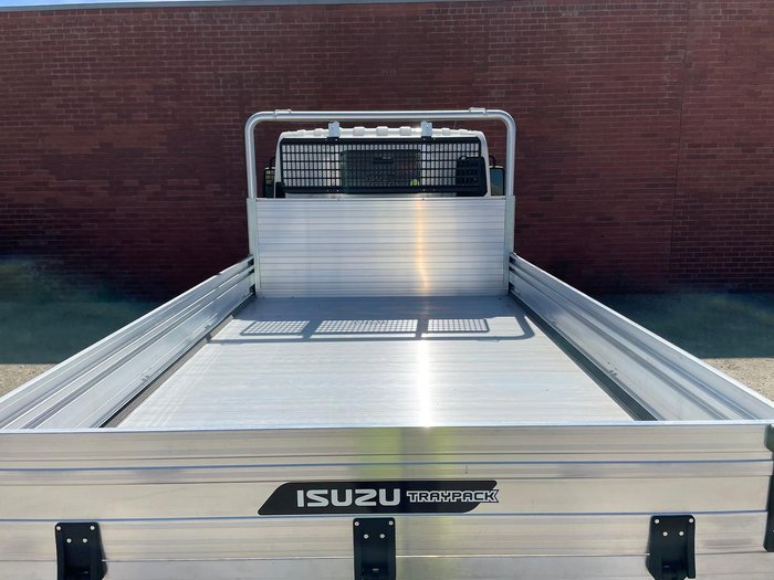 2025 Isuzu Nlr 45-150