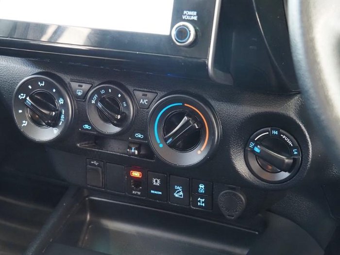 2021 Toyota Hilux SR