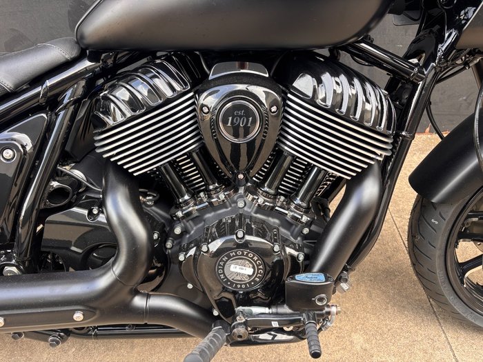 2024 Indian SPORT CHIEF BLACK