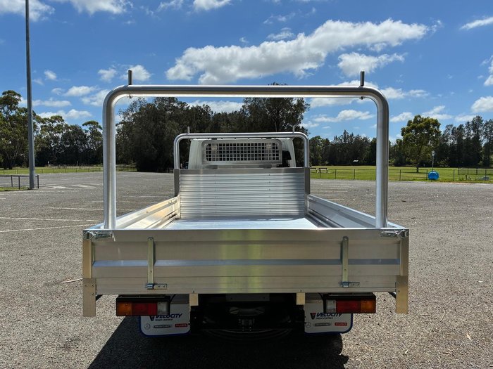 2025 Fuso Canter 515 White