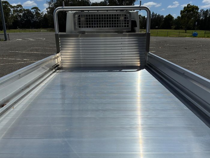 2025 Fuso Canter 515 White