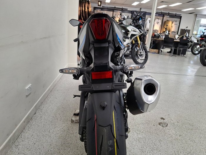 2025 Suzuki GSX-R1000R red