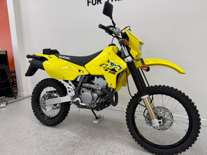 2025 Suzuki 2025 Suzuki 400CC DR-Z400E Enduro Yellow
