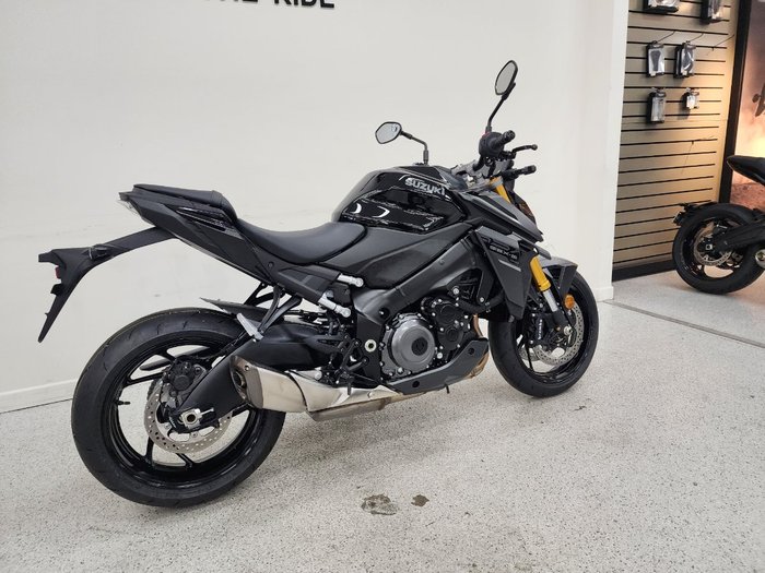 2025 Suzuki GSX-S1000 Black