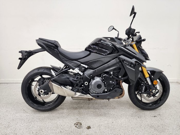 2025 Suzuki GSX-S1000 Black