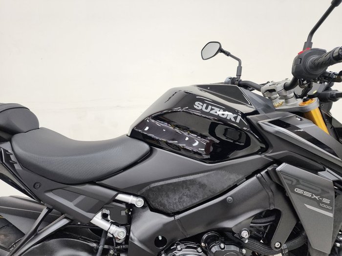 2025 Suzuki GSX-S1000 Black