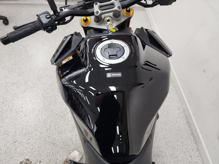 2025 Suzuki GSX-S1000 Black