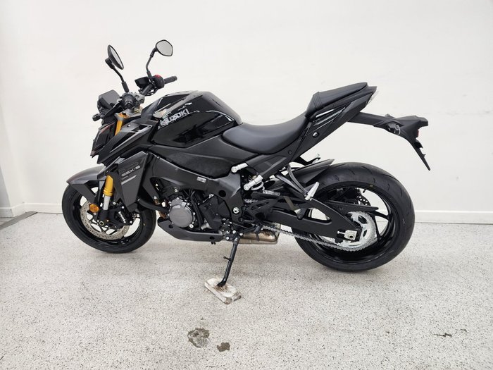 2025 Suzuki GSX-S1000 Black