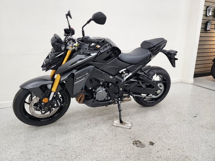 2025 Suzuki GSX-S1000 Black