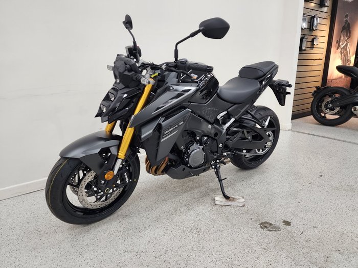 2025 Suzuki GSX-S1000 Black