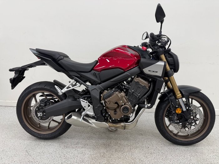 2025 Honda CB650RAC Red