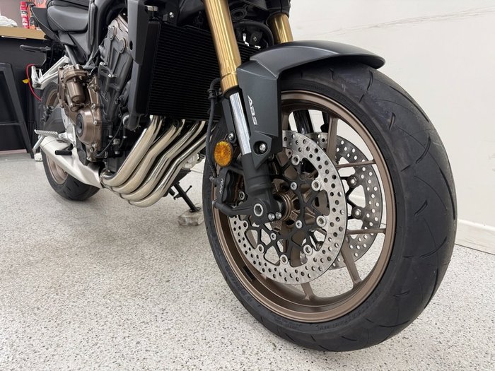 2025 Honda CB650RAC Red