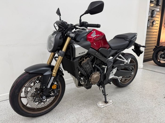 2025 Honda CB650RAC Red