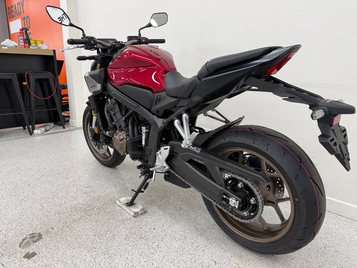 2025 Honda CB650RAC Red