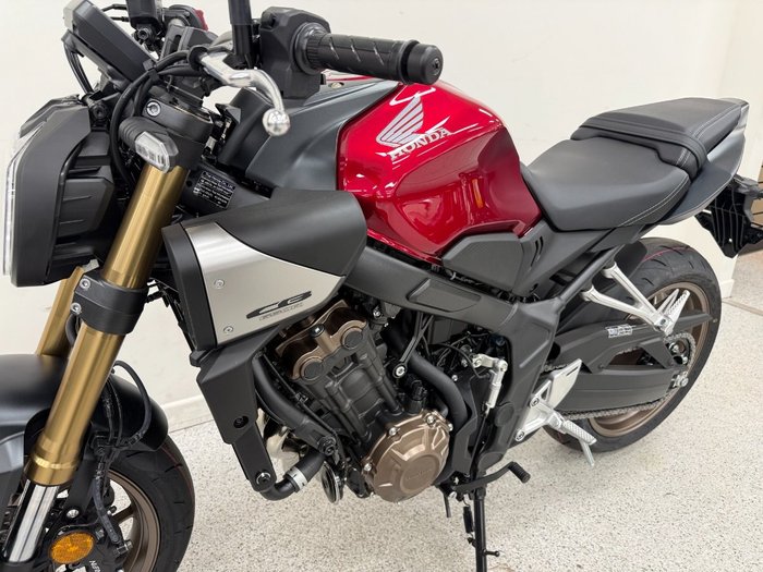2025 Honda CB650RAC Red