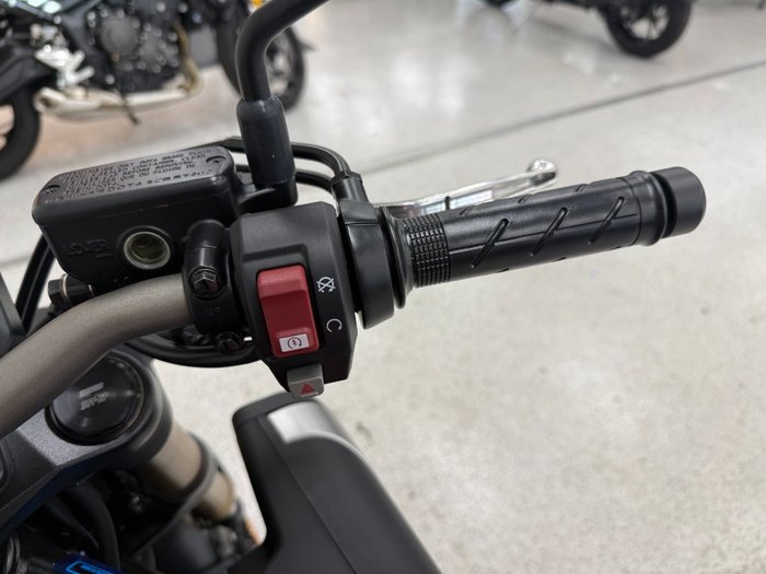 2025 Honda CB650RAC Red