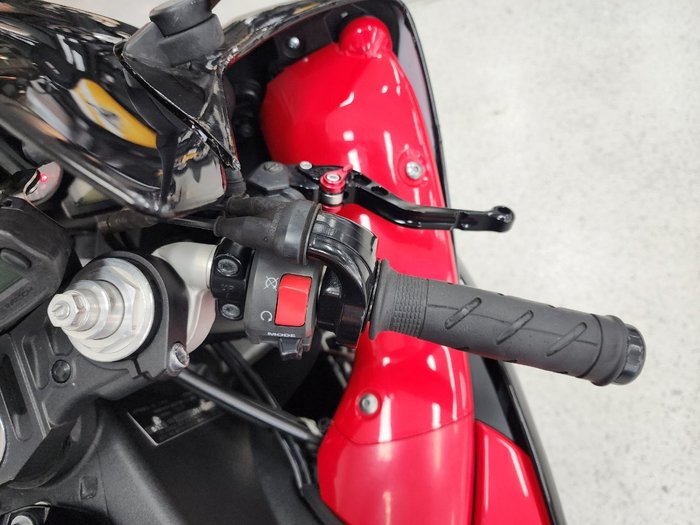 2012 YAMAHA YZF-R1 Red