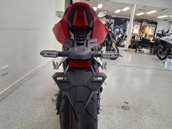 2025 Honda CBR650RAC Red