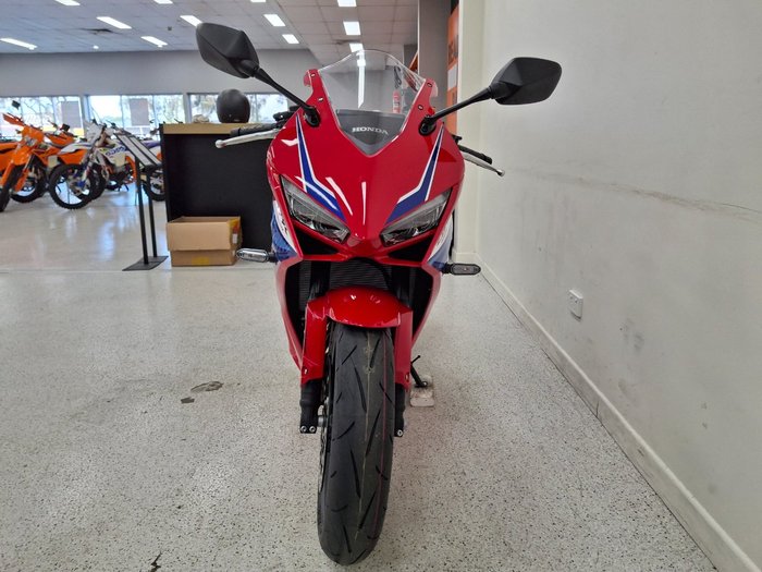 2025 Honda CBR650RAC Red