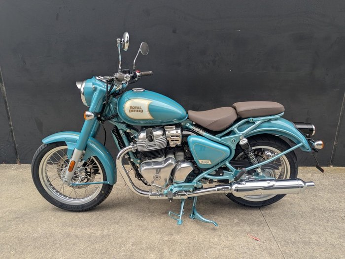 2025 Royal Enfield (see Also Enfiel 2025 ROYAL ENFIELD 650CC CLASSIC 650 GREEN