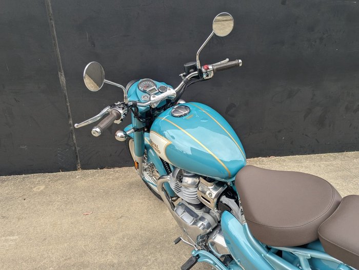 2025 Royal Enfield (see Also Enfiel 2025 ROYAL ENFIELD 650CC CLASSIC 650 GREEN