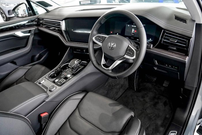 2025 Volkswagen Touareg 210TDI Elegance