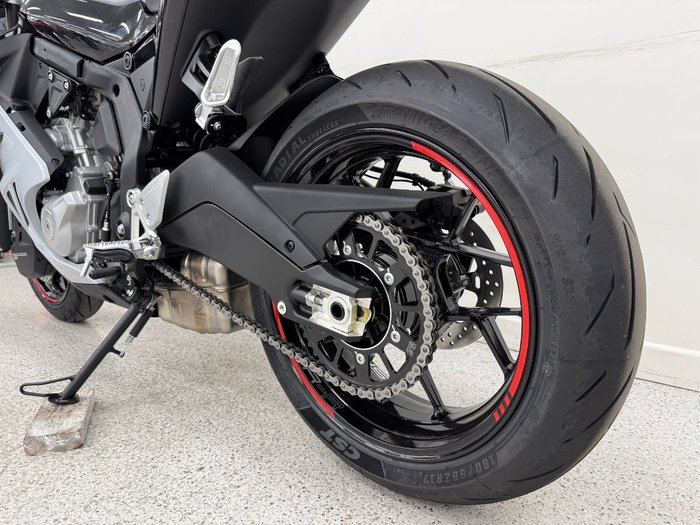 2025 CFMOTO 2025 CF Moto 675CC 675SR-R ABS Road Aerolite Grey