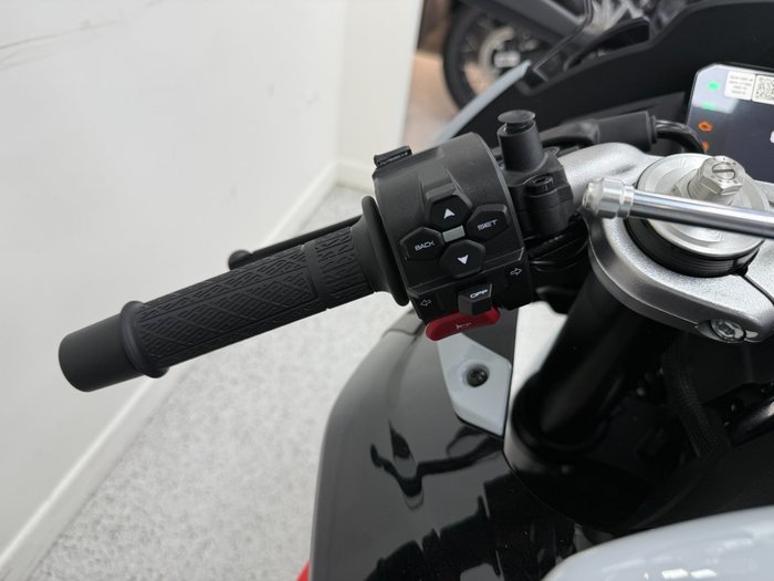 2025 CFMOTO 2025 CF Moto 675CC 675SR-R ABS Road Aerolite Grey