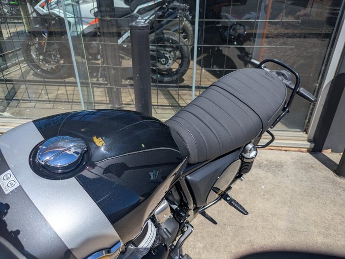 2026 Royal Enfield (see Also Enfiel 2026 Royal Enfield (see Also Enfiel 650CC BEAR 650 Road Golden Shadow