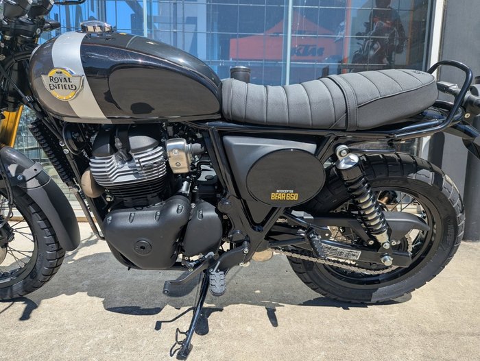 2026 Royal Enfield (see Also Enfiel 2026 Royal Enfield (see Also Enfiel 650CC BEAR 650 Road Golden Shadow