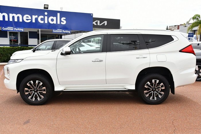 2024 Mitsubishi Pajero Sport GLS