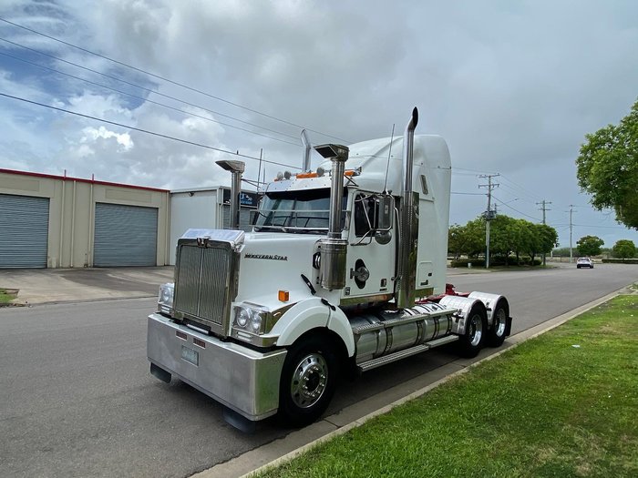 2020 Western Star 4864Fxb