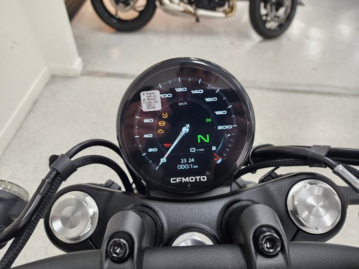 2025 CFMOTO 450 CL-C BOBBER NEBULA BLACK
