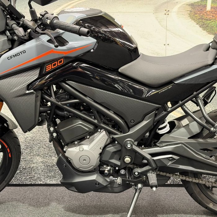 2025 CFMOTO 300 NK ABS NEBULA BLACK