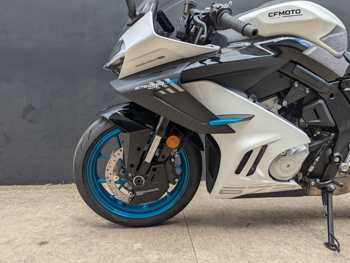2025 CFMOTO 2025 CF MOTO 675CC 675SR-R ABS Glacier White