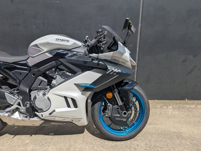 2025 CFMOTO 2025 CF MOTO 675CC 675SR-R ABS Glacier White